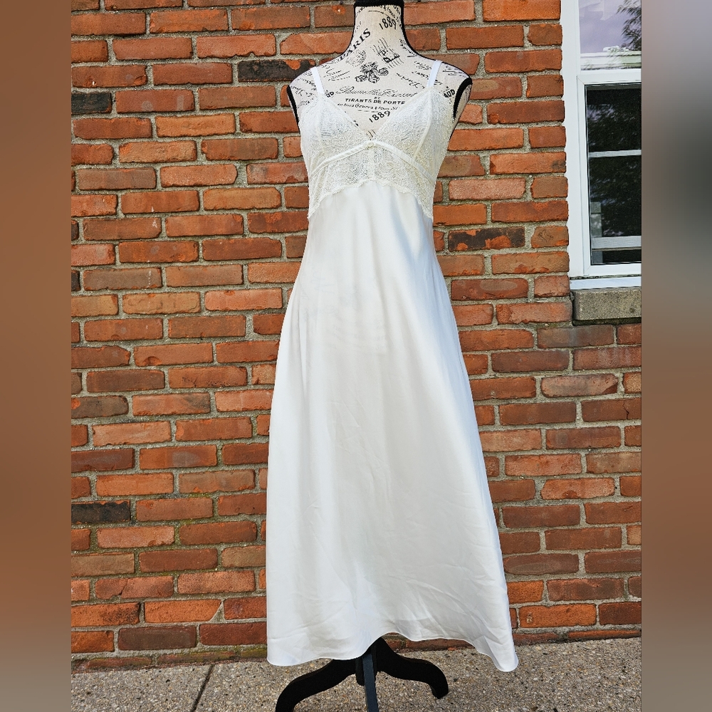Jones New York Ivory Lace & Satin Slip Dress | Size Small